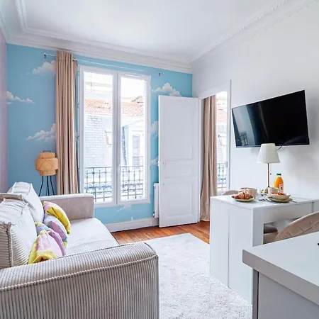 Flat Next To Montparnasse Train Station - Iv